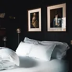 Lilybloom Hotel