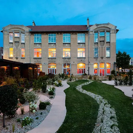 Lilybloom Hotel 4*